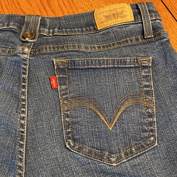 PERFECTLY SLIMMING LEVI'S JEANS - Picture 2 of 15